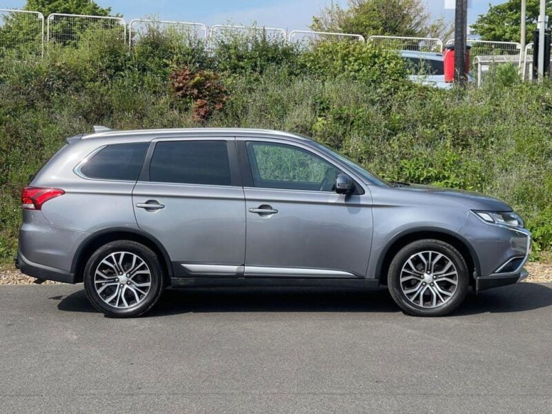 2017 Mitsubishi Outlander (sample)